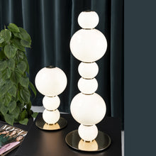 Charger l'image dans la galerie, Formagenda Pearls Table, Tischleuchte mit Glaskugeln