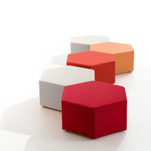 Load the image into the gallery viewer, B-Line Pouf ESA, der Sechseck Hocker - Design Kazuhide Takahama, 1968