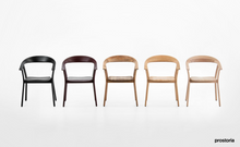 Afbeelding in Gallery-weergave laden, Prostoria Rhomb Stuhl – Designstuhl aus Massivholz mit Armlehnen