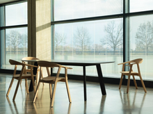 Afbeelding in Gallery-weergave laden, Esstisch Rhomb von Prostoria – Design trifft auf Handwerkskunst