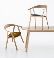 Afbeelding in Gallery-weergave laden, Esstisch Rhomb von Prostoria – Design trifft auf Handwerkskunst