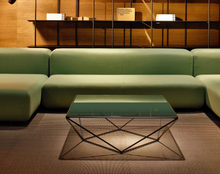 Charger l'image dans la galerie, Prostoria – Avet Couchtisch: Skulpturales Design mit schwebender Eleganz