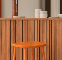 Afbeelding in Gallery-weergave laden, L.Ercolani Barhocker im Windsor Stil - Modell Utility Bar Stool