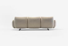 Load the image into the gallery viewer, BUFFA Sofa von Prostoria – Skulpturaler Komfort in moderner Form