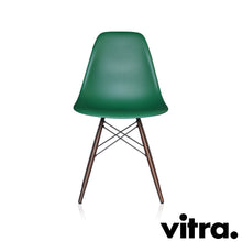 Lade das Bild in den Galerie-Viewer, Vitra Eames Plastic Side Chair DSW, Untergestell Ahorn, dunkel & weitere Farben
