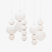 Charger l'image dans la galerie, Formagenda Pearls Suspension - 34 cm, Pendelleuchte mit Glaskugeln