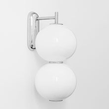 Lade das Bild in den Galerie-Viewer, Formagenda Pearls Wall, Wandleuchte mit Glaskugeln