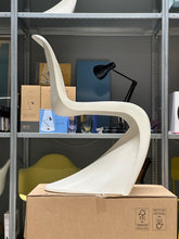Lade das Bild in den Galerie-Viewer, vitra Panton Chair & weitere Farben (alte Höhe) 41cm