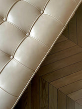 Load the image into the gallery viewer, Knoll Barcelona Daybed Relax, Ludwig Mies van der Rohe 1929