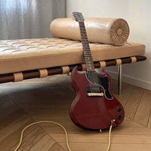 Load the image into the gallery viewer, Knoll Barcelona Daybed Relax, Ludwig Mies van der Rohe 1929