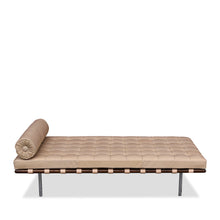Load the image into the gallery viewer, Knoll Barcelona Daybed Relax, Ludwig Mies van der Rohe 1929