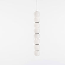 Afbeelding in Gallery-weergave laden, Formagenda Pearls Double Suspension - 67 cm, Pendelleuchte mit Glaskugeln
