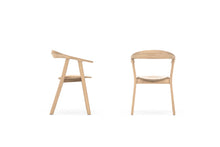 Afbeelding in Gallery-weergave laden, Prostoria Rhomb Stuhl – Designstuhl aus Massivholz mit Armlehnen