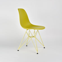 Afbeelding in Gallery-weergave laden, Vitra Eames Plastic Side Chair RE DSR Sonderfarben
