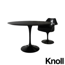 Carica l'immagine nel visualizzatore di Gallery, Knoll Saarinen Esstisch schwarz, rund ø 120 cm