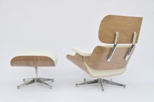Charger l'image dans la galerie, Vitra Eames Lounge Chair & Ottoman, poliert, Amerikanischer Kirschbaum, Leder Premium F Snow (XL / Neue Maße)