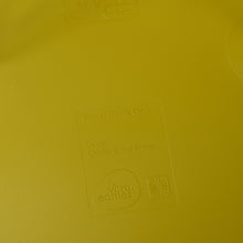 Lade das Bild in den Galerie-Viewer, Vitra Eames Plastic Armchair RE DAW, Untergestell Ahorn, gelblich & weitere Farben