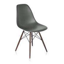 Lade das Bild in den Galerie-Viewer, Vitra Eames Plastic Side Chair DSW, Untergestell Ahorn, dunkel & weitere Farben