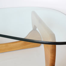 Charger l'image dans la galerie, vitra Coffee Table Isamu Noguchi, 1944 & weitere Farben