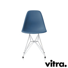 Afbeelding in Gallery-weergave laden, Vitra Eames Plastic Side Chair RE DSR, Untergestell Stahl verchromt & weitere Farben