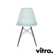 Lade das Bild in den Galerie-Viewer, Vitra Eames Plastic Side Chair DSW, Untergestell Ahorn, dunkel & weitere Farben