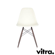 Lade das Bild in den Galerie-Viewer, Vitra Eames Plastic Side Chair DSW, Untergestell Ahorn, dunkel & weitere Farben