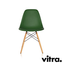 Lade das Bild in den Galerie-Viewer, Vitra Eames Plastic Side Chair DSW, Untergestell Ahorn, gelblich & weitere Farben