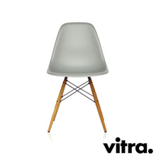 Lade das Bild in den Galerie-Viewer, Vitra – Eames Plastic Side Chair RE DSW, Untergestell Esche, honigfarben & weitere Farben