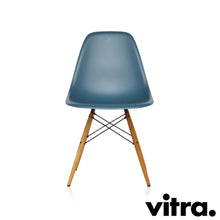 Lade das Bild in den Galerie-Viewer, Vitra – Eames Plastic Side Chair RE DSW, Untergestell Esche, honigfarben & weitere Farben