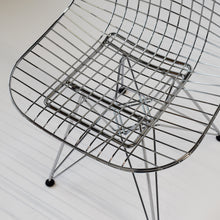 Charger l'image dans la galerie, vitra Eames Wire Chair DKR, ohne Polster