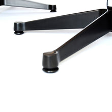 Lade das Bild in den Galerie-Viewer, Vitra Lounge Chair & Ottoman XL (neue Maße) Nero/Nussbaum