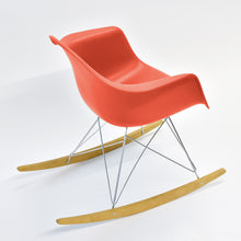 Carica l'immagine nel visualizzatore di Gallery, Vitra Eames Schaukelstuhl - Plastic Armchair RE RAR
