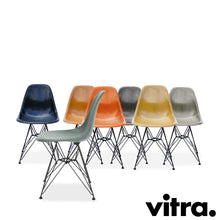 Charger l'image dans la galerie, vitra Eames Fiberglass Side Chair DSR, Untergestell schwarz & weitere Farben