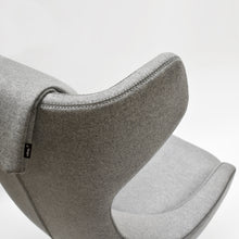 Lade das Bild in den Galerie-Viewer, Vitra Grand Repos Sessel & Ottoman