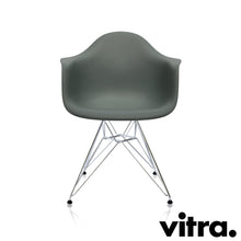 Charger l'image dans la galerie, Vitra Eames Plastic Armchair RE - DAR, Untergestell Stahl verchromt & weitere Farben