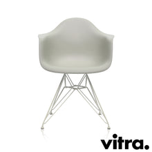 Lade das Bild in den Galerie-Viewer, Vitra Eames Plastic Armchair RE - DAR, Untergestell weiss & weitere Farben