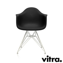 Lade das Bild in den Galerie-Viewer, Vitra Eames Plastic Armchair RE - DAR, Untergestell weiss & weitere Farben