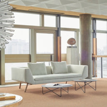 Lade das Bild in den Galerie-Viewer, Runder Beistelltisch Metall &amp; Holz, MDF – Prostoria Polygon
