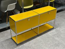 Afbeelding in Gallery-weergave laden, USM Haller Sideboard mit 2 Klappen - unten offen
