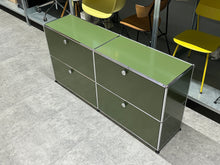 Carica l&#39;immagine nel visualizzatore di Gallery, USM Haller Sideboard mit vier Klappen B1523 x H740 x T373mm - Olivgrün
