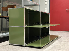 Carica l&#39;immagine nel visualizzatore di Gallery, USM Haller Sideboard mit vier Klappen B1523 x H740 x T373mm - Olivgrün
