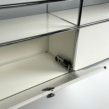 Charger l&#39;image dans la galerie, USM Haller Regal, mit 2 Klappen und offenem Fach B1523 x H565mm x T373mm - 14 Farben
