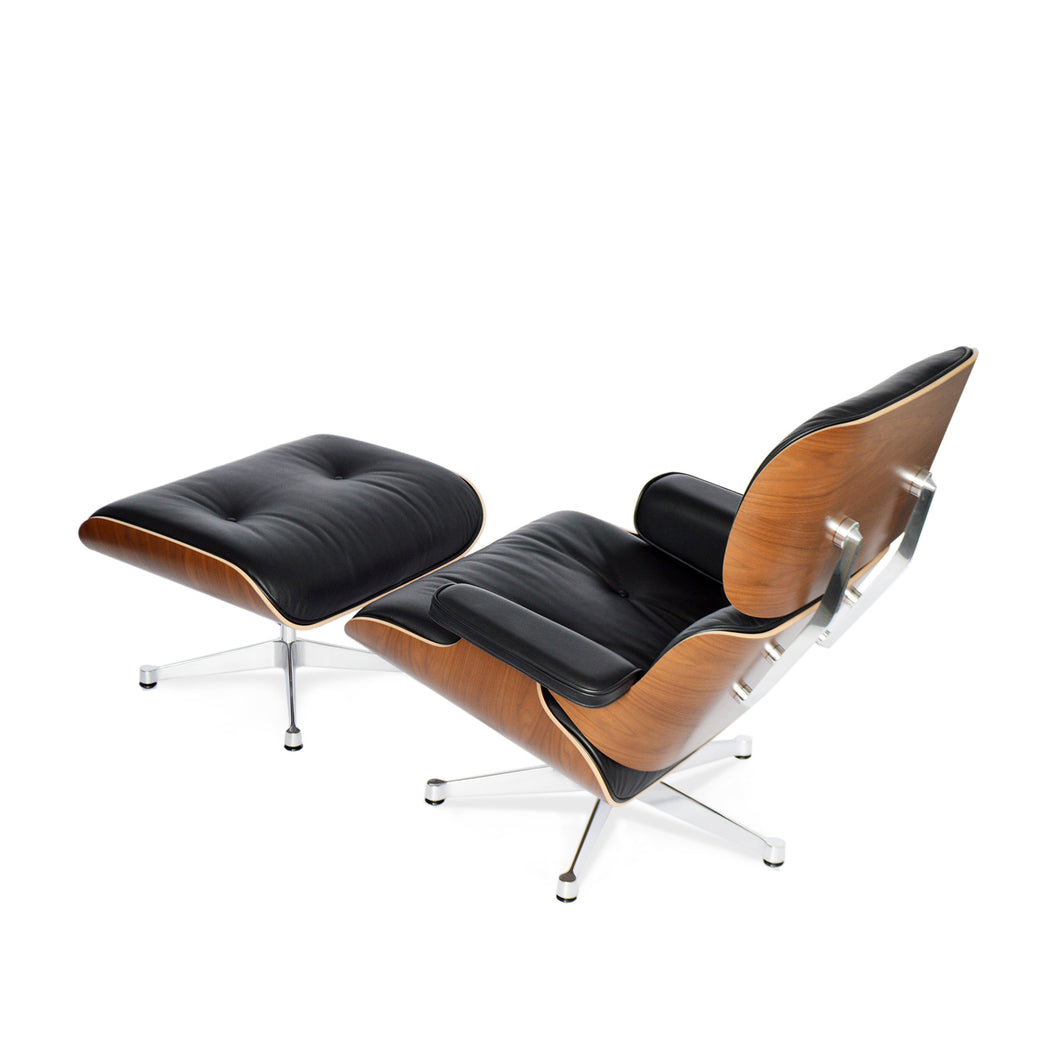Vitra Lounge Chair & Ottoman (XL / Neue Maße) - Nussbaum schwarz pigmentiert, Leder Premium F Nero, poliert