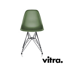 Lade das Bild in den Galerie-Viewer, Vitra Eames Plastic Side Chair DSR, Untergestell schwarz (outdoor tauglich) &amp; weitere Farben
