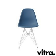 Afbeelding in Gallery-weergave laden, Vitra Eames Plastic Side Chair DSR, Untergestell weiss &amp; weitere Farben
