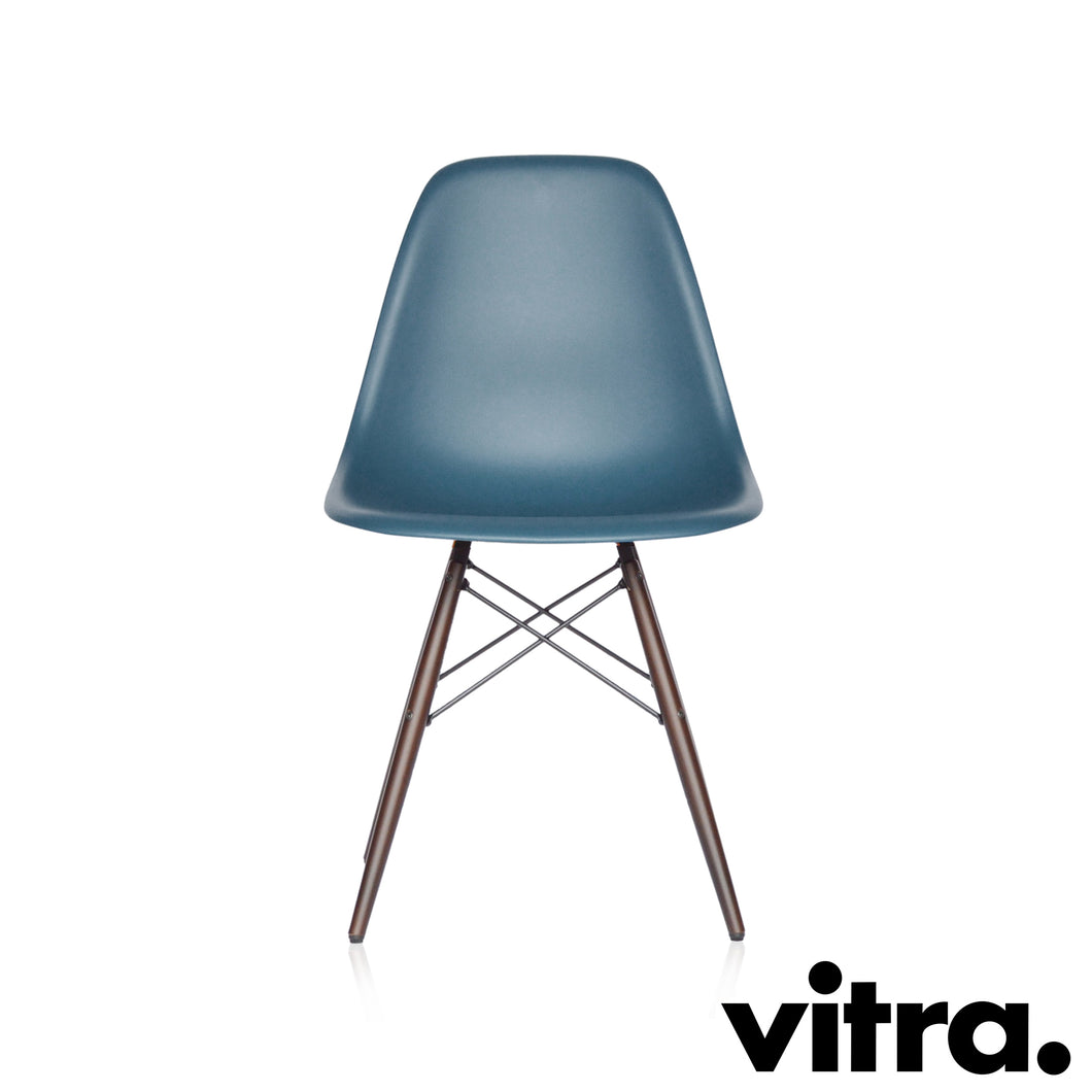 Vitra Eames Plastic Side Chair DSW, Untergestell Ahorn, dunkel & weitere Farben