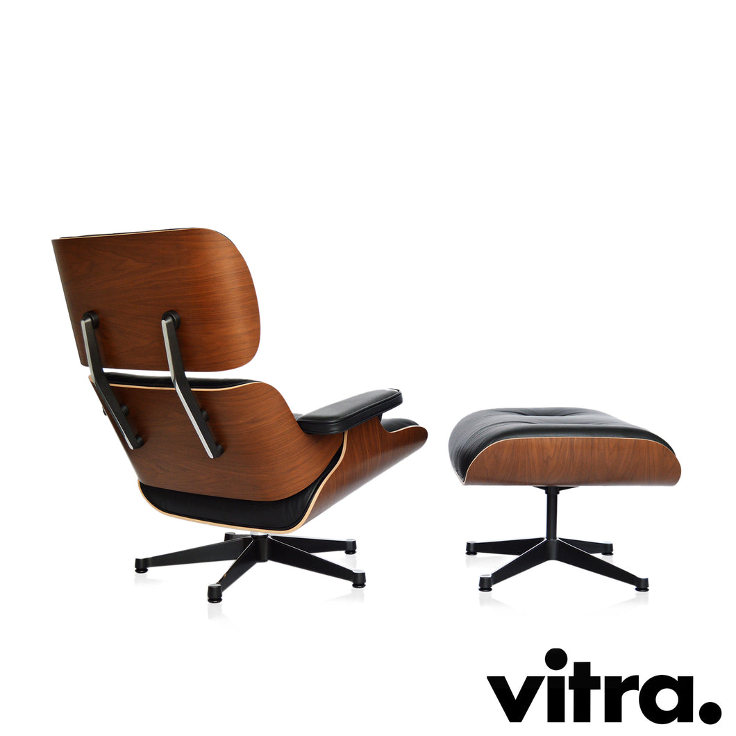 Vitra Eames Lounge Chair & Ottoman, poliert / Seiten schwarz, Nussbaum schwarz pigmentiert, Leder Premium F Nero (XL / Neue Maße)