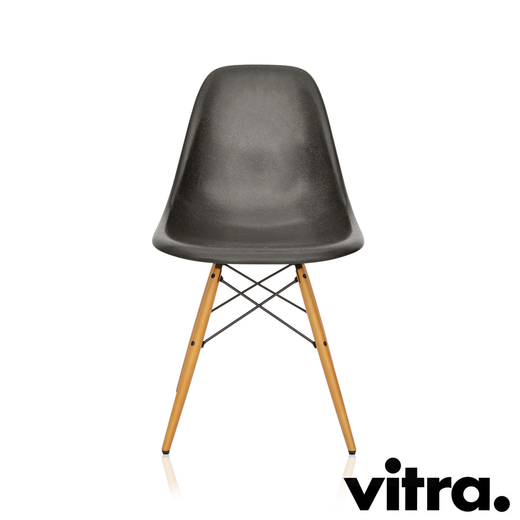 vitra Eames Fiberglass Side Chair DSW, Untergestell Ahorn, gelblich & weitere Farben